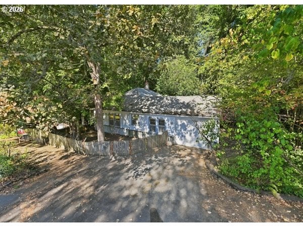 2211 SW MARTHA ST