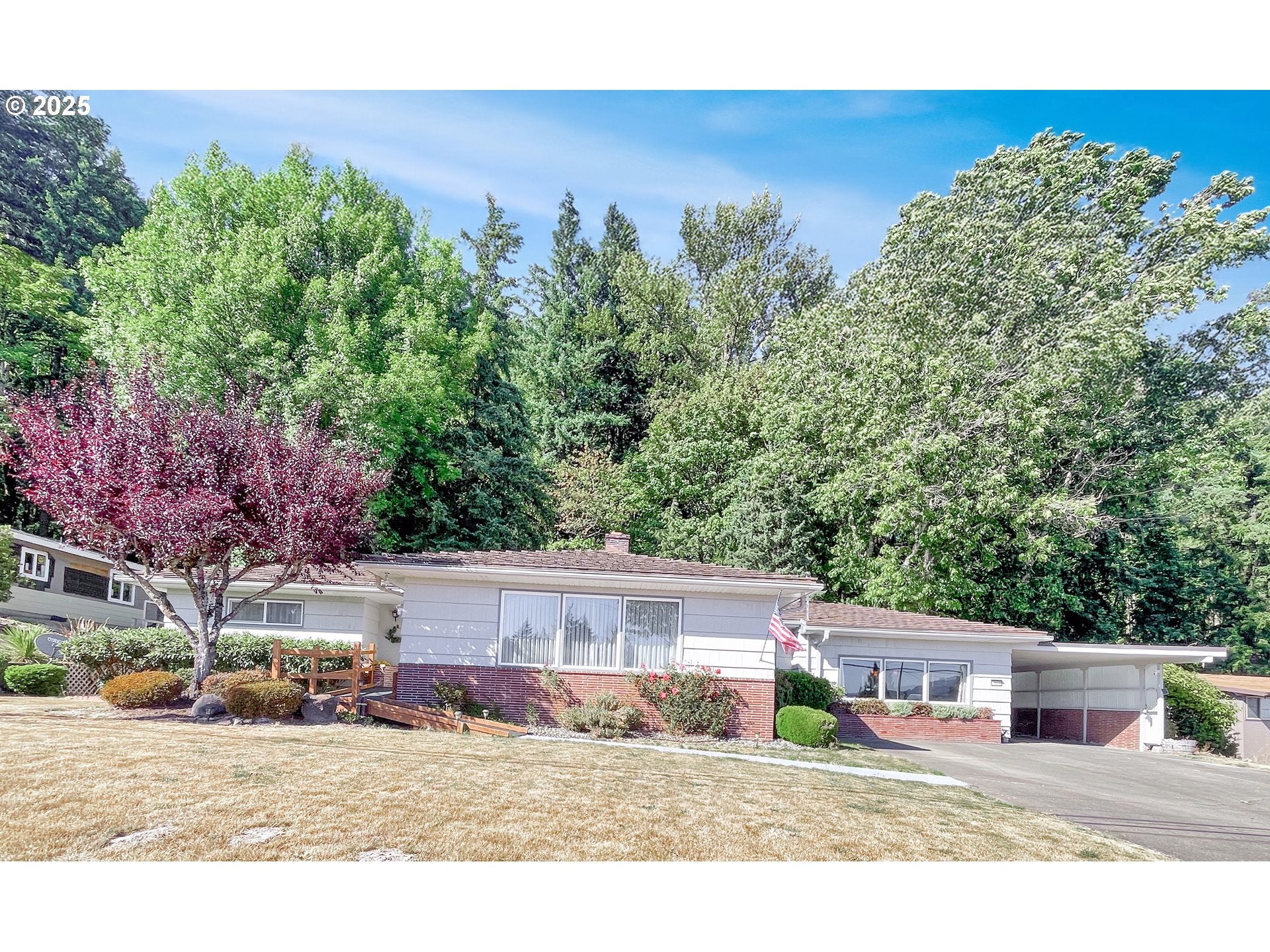 Photo 1 of 22 — 2116 CASCADE WAY, Longview, WA 98632