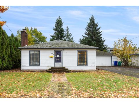 8730 NE DAVIS ST Portland OR 97220