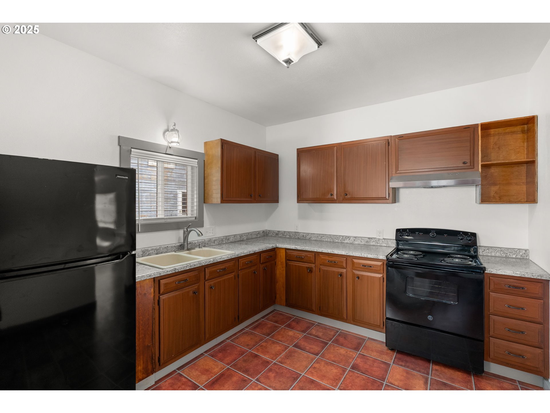 Centralia, Washington 98531, United States, 3 Bedrooms Bedrooms, ,1 BathroomBathrooms,Residential,Active,207801