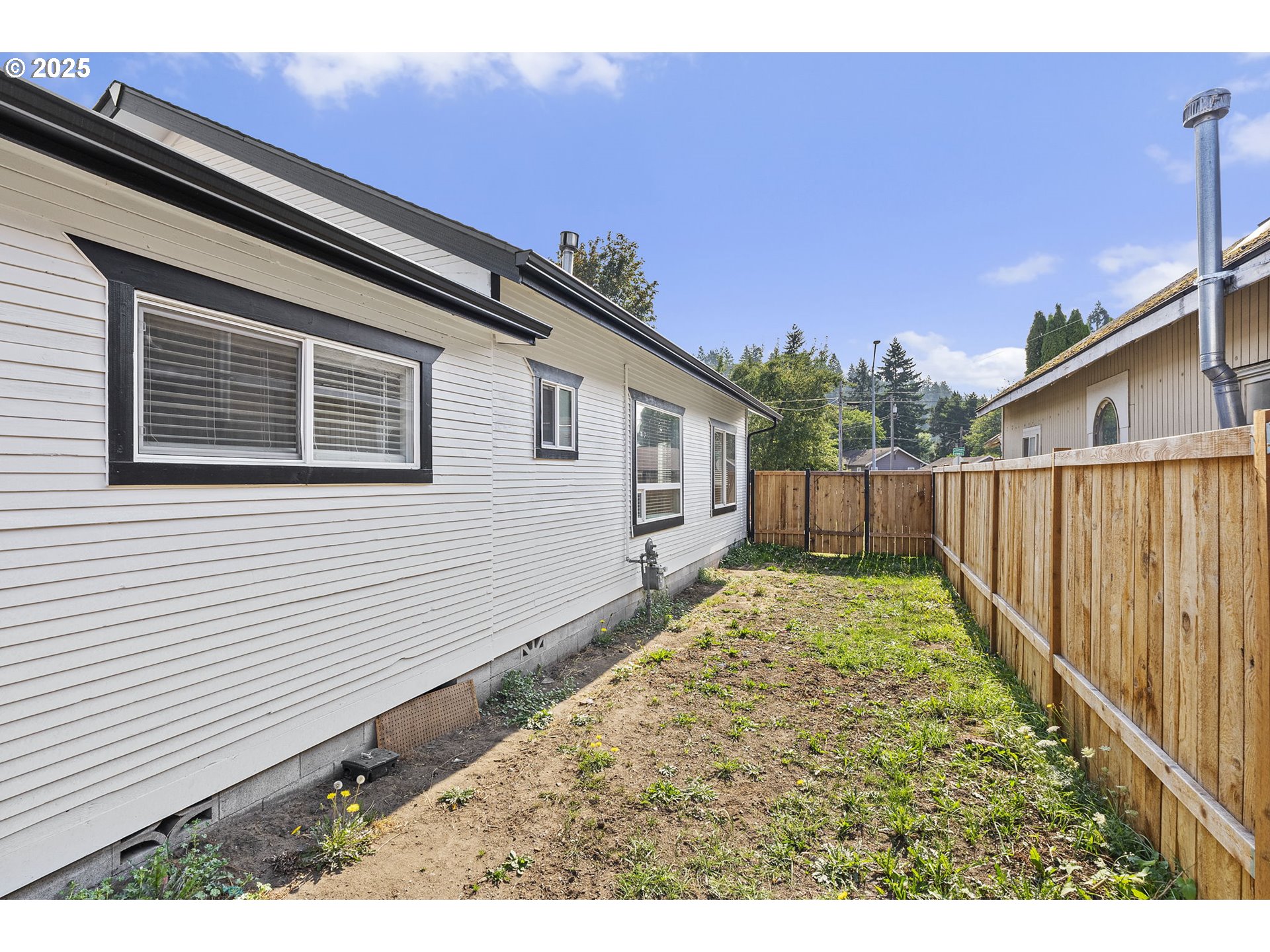 Centralia, Washington 98531, United States, 3 Bedrooms Bedrooms, ,1 BathroomBathrooms,Residential,Active,207801