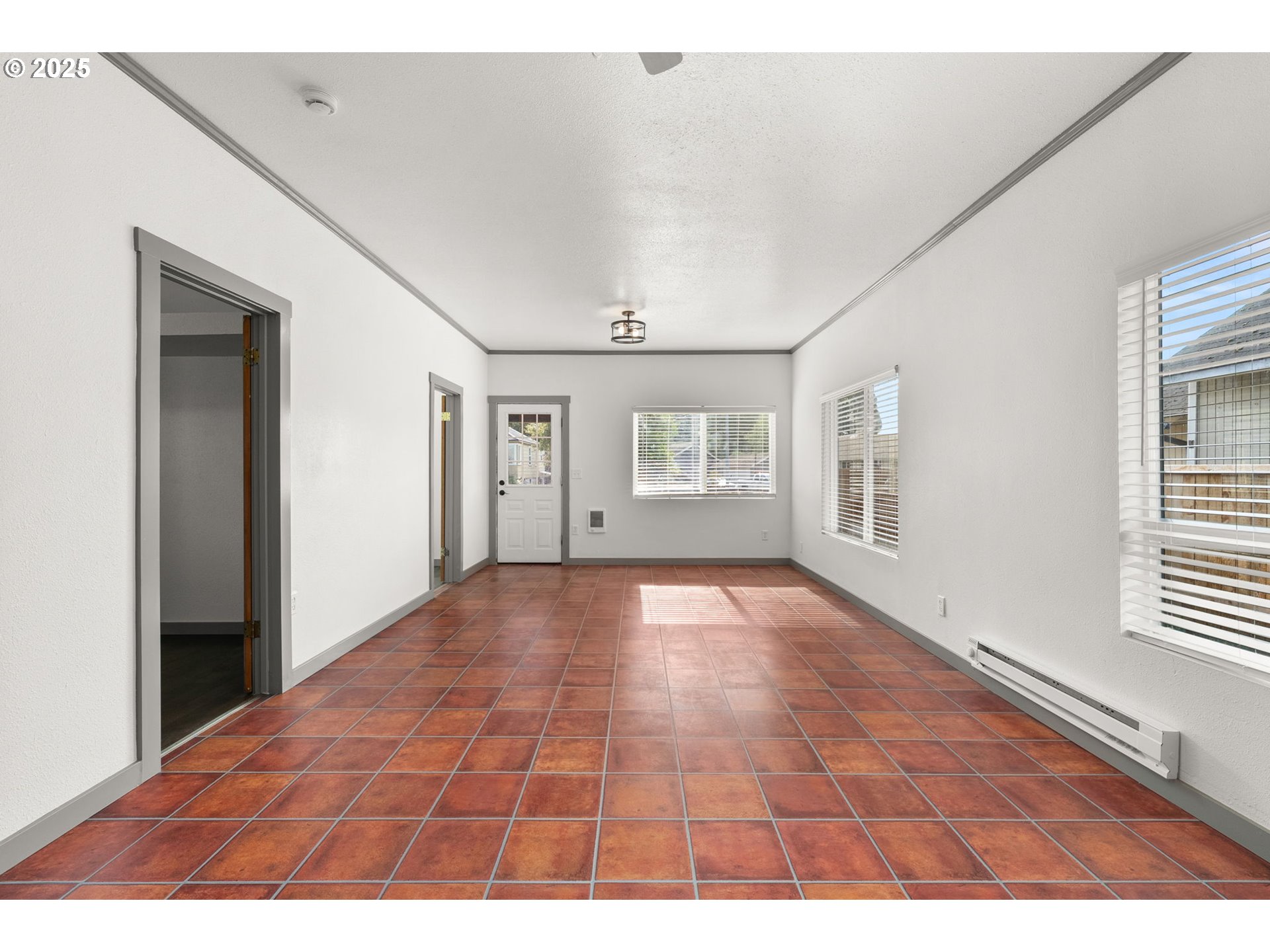 Centralia, Washington 98531, United States, 3 Bedrooms Bedrooms, ,1 BathroomBathrooms,Residential,Active,207801