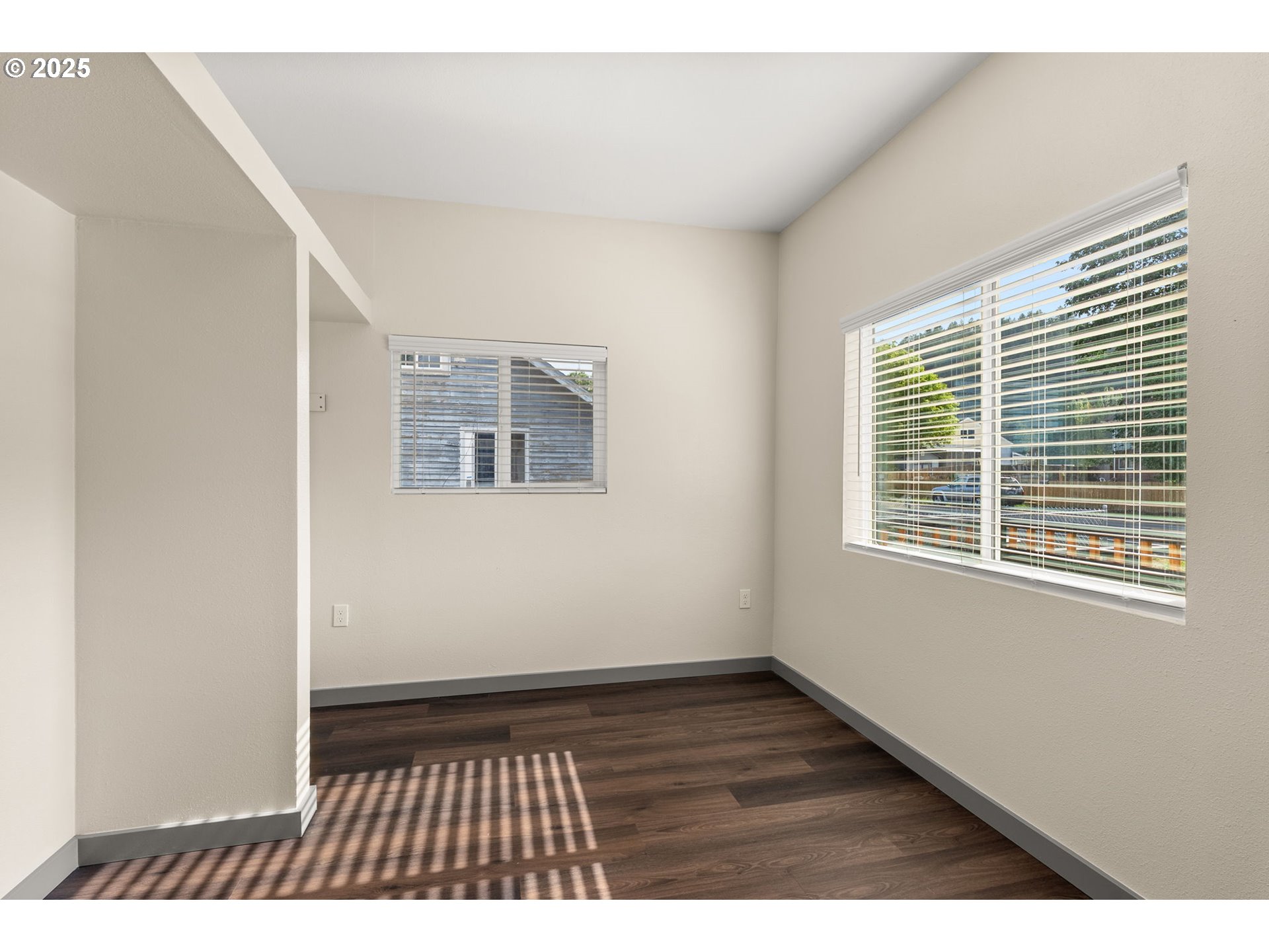 Centralia, Washington 98531, United States, 3 Bedrooms Bedrooms, ,1 BathroomBathrooms,Residential,Active,207801