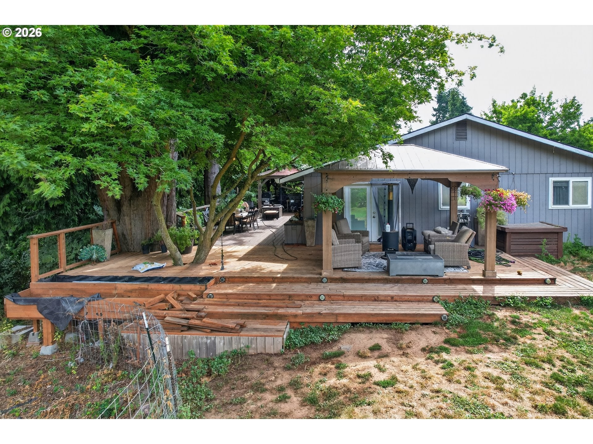 8951 S GOOD LN