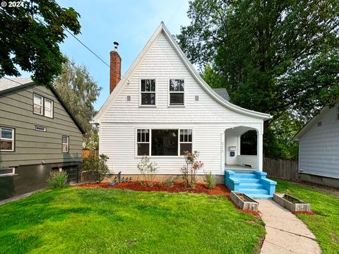 A home in Woodburn