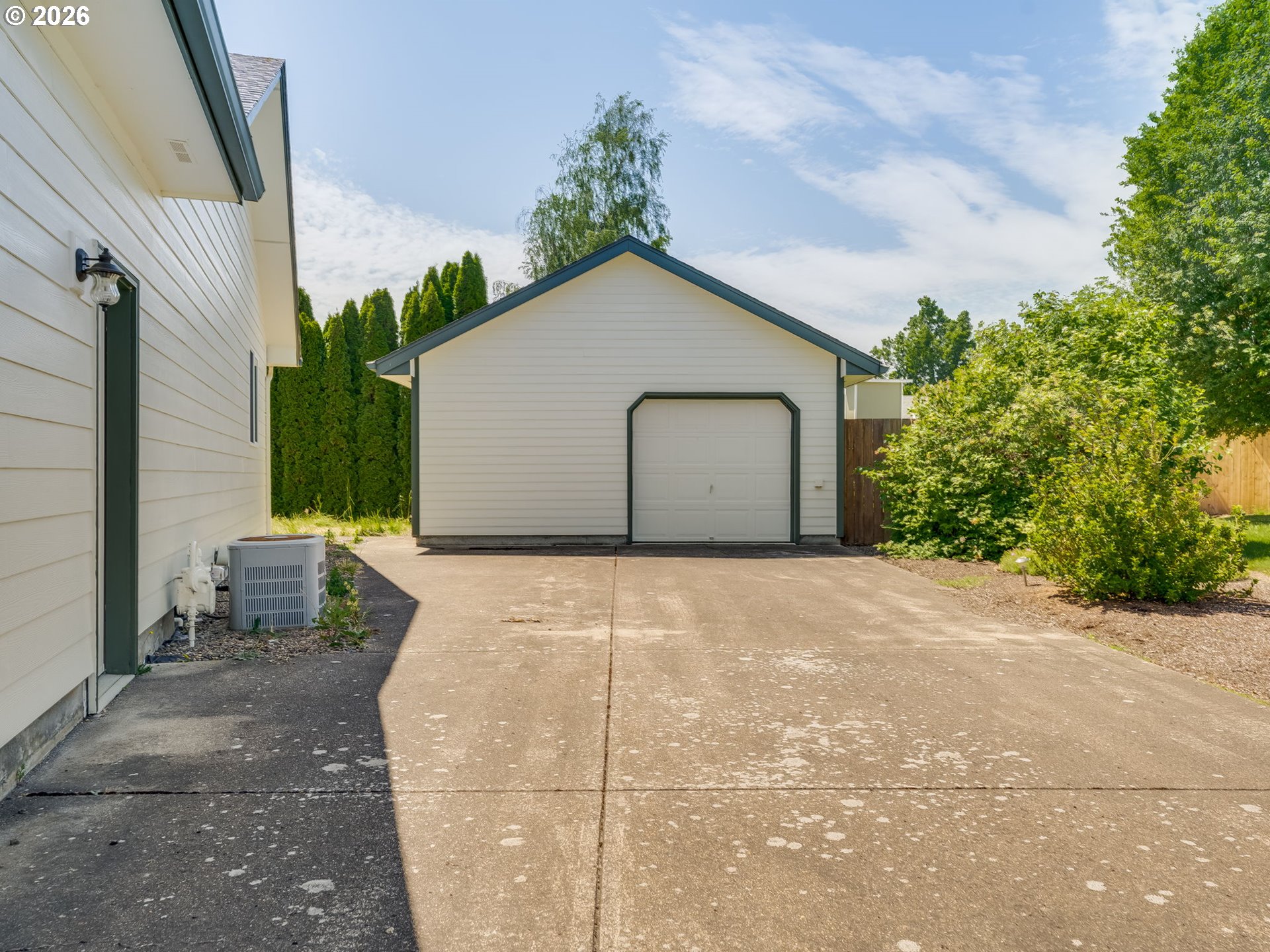 885 SE RACHEL CT