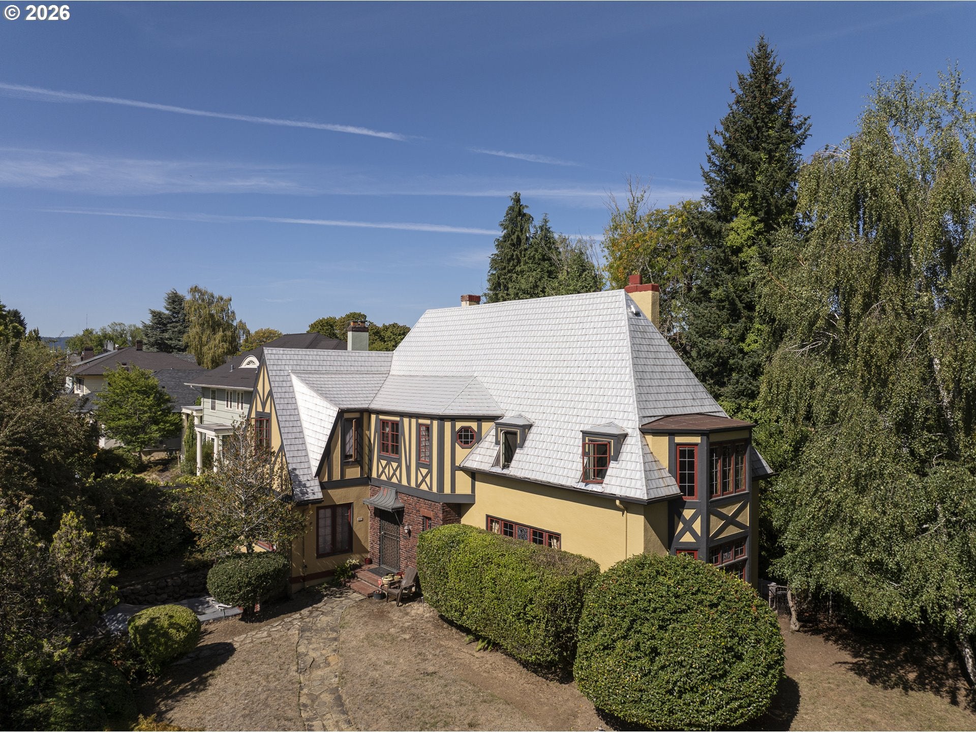 107 NE LAURELHURST PL