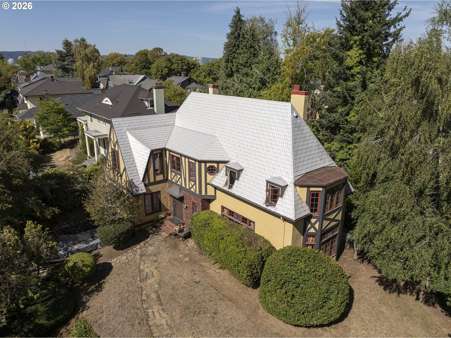 107 NE LAURELHURST PL