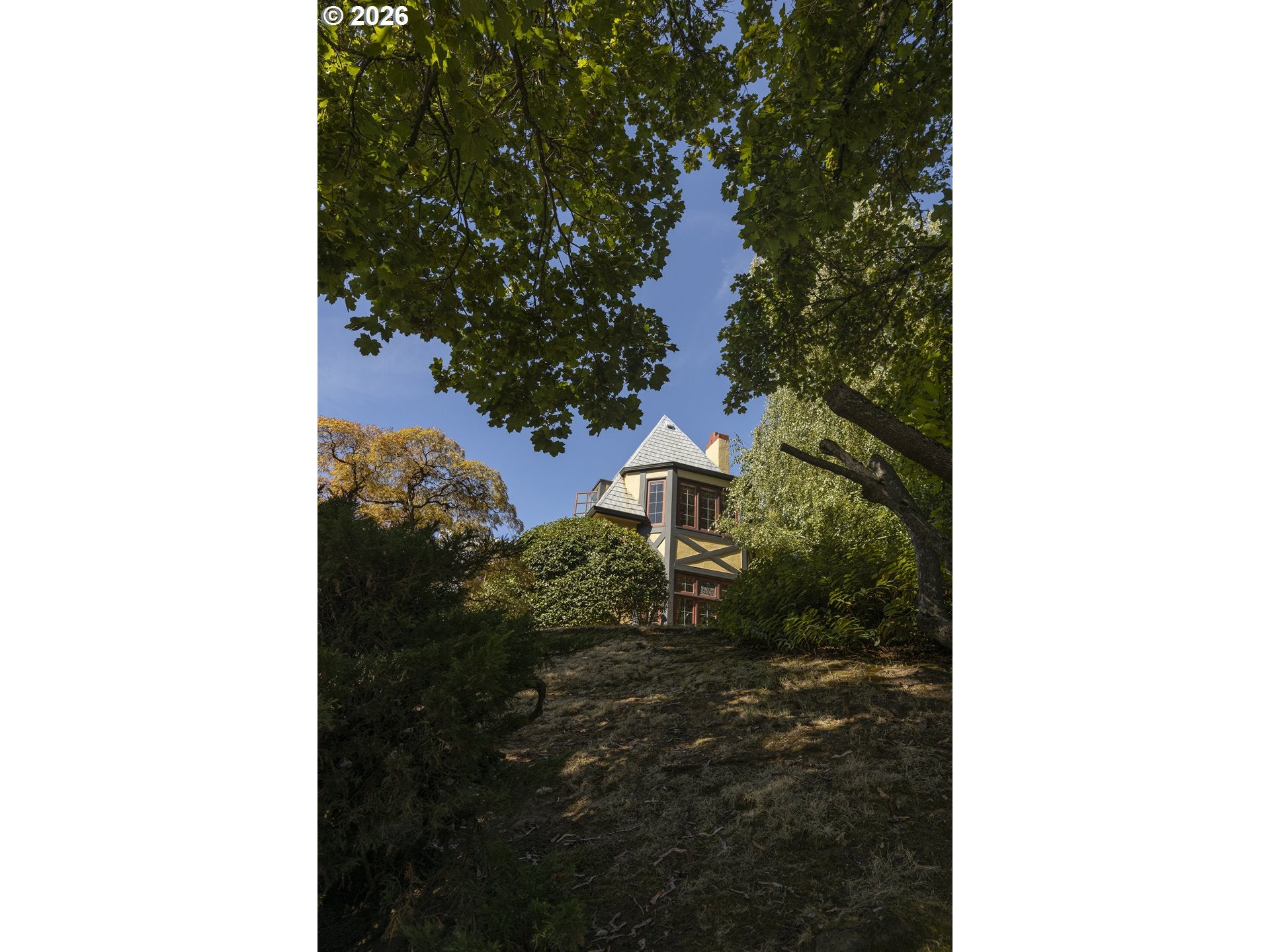 107 NE LAURELHURST PL
