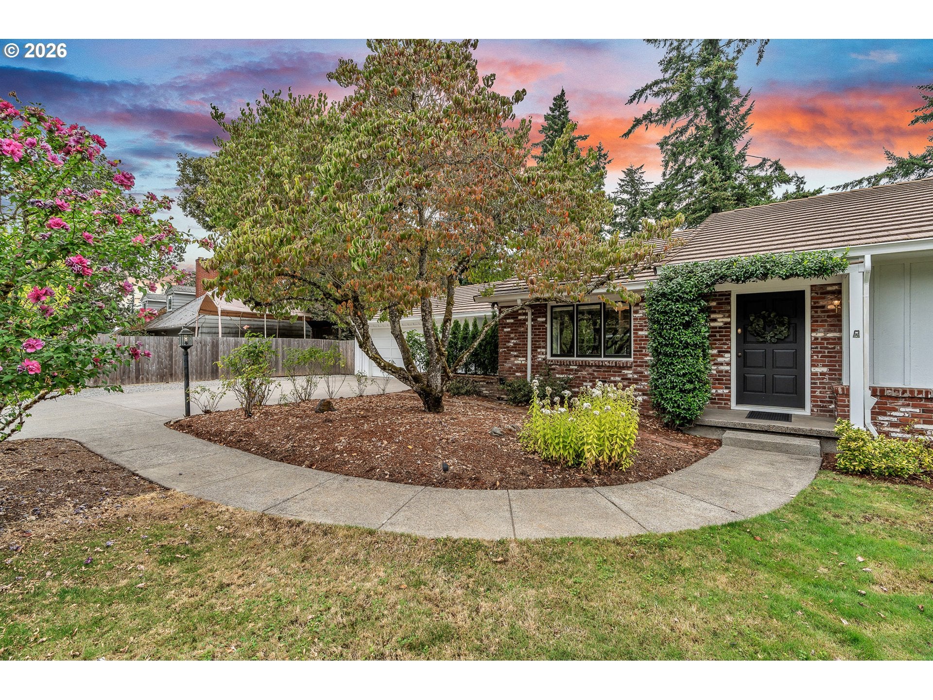 3939 SE WILLAMETTE AVE