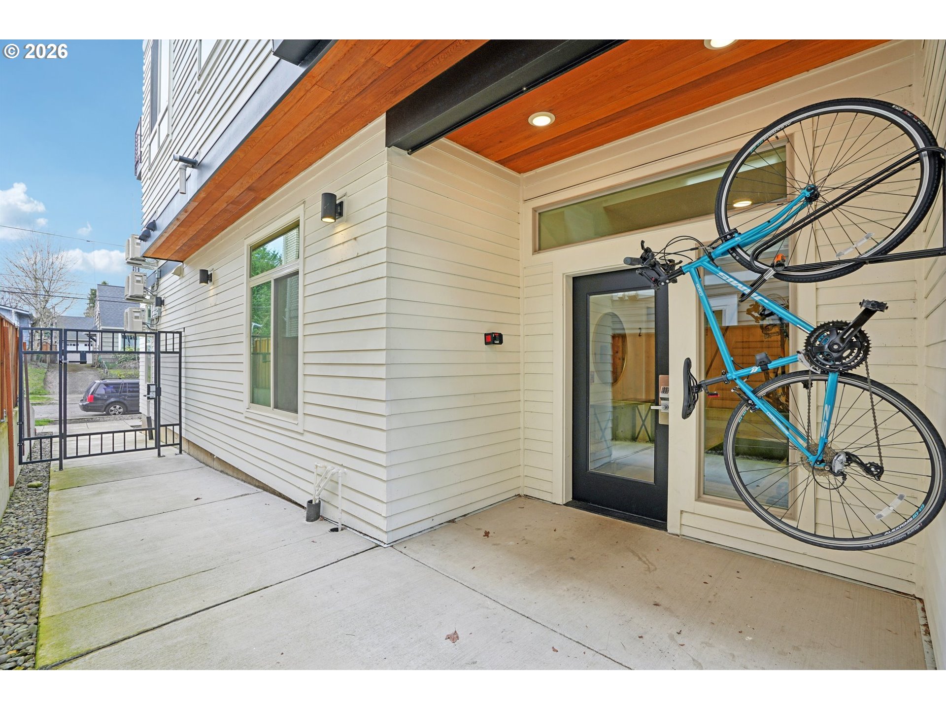 6610 N GREENWICH AVE 3