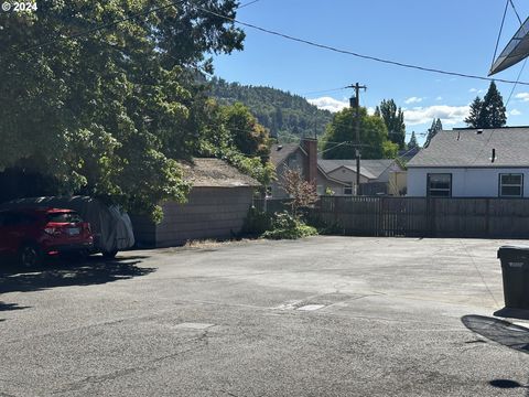 A home in Roseburg