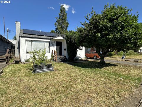 A home in Roseburg