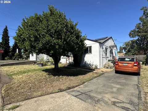 A home in Roseburg