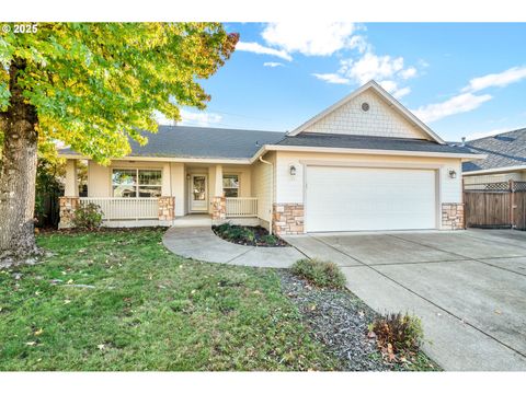 158 MACKIN AVE Eugene OR 97404