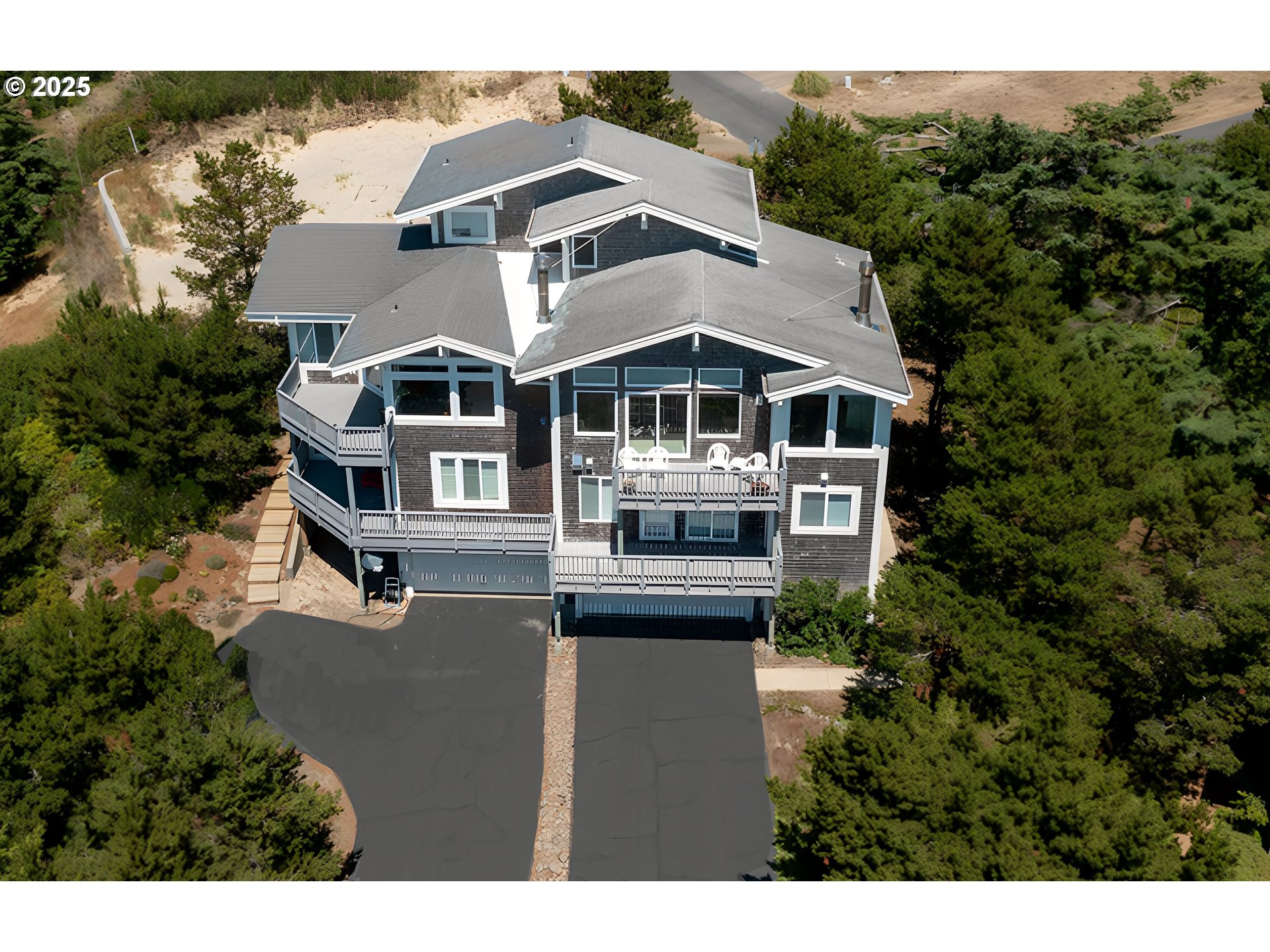 Tillamook, Oregon 97141, United States, 2 Bedrooms Bedrooms, ,3 BathroomsBathrooms,Residential,Active,23412