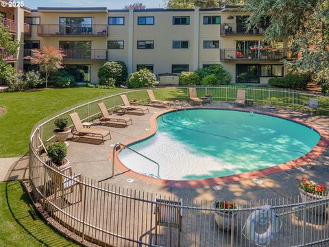 2393 SW PARK PL 113 Portland OR 97205