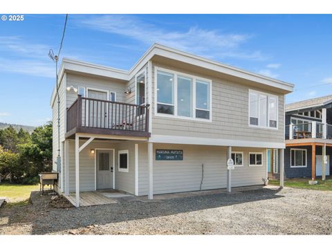 26105 Beach Dr, Rockaway Beach, OR 97136 - #: 250937375