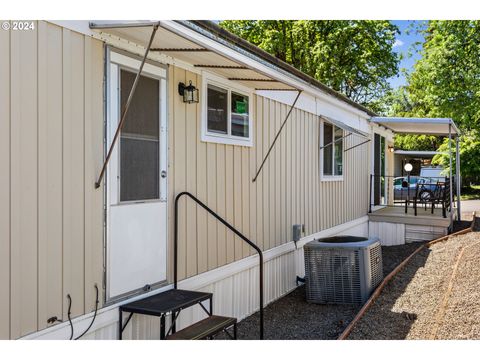 A home in Milwaukie