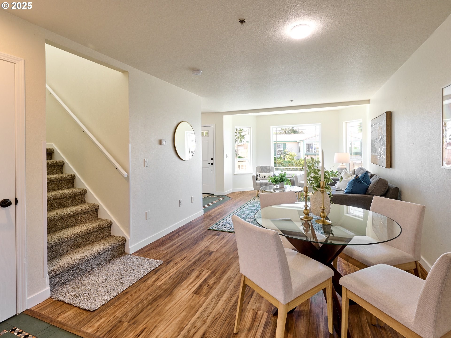 421 HARRIS LN