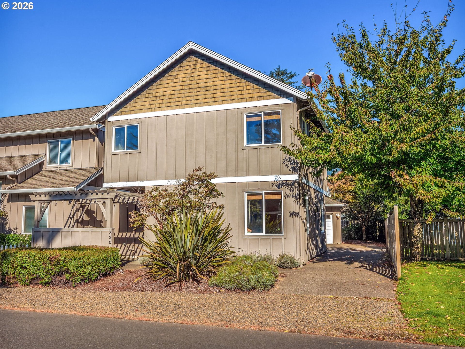 320 TREASURE COVE LN