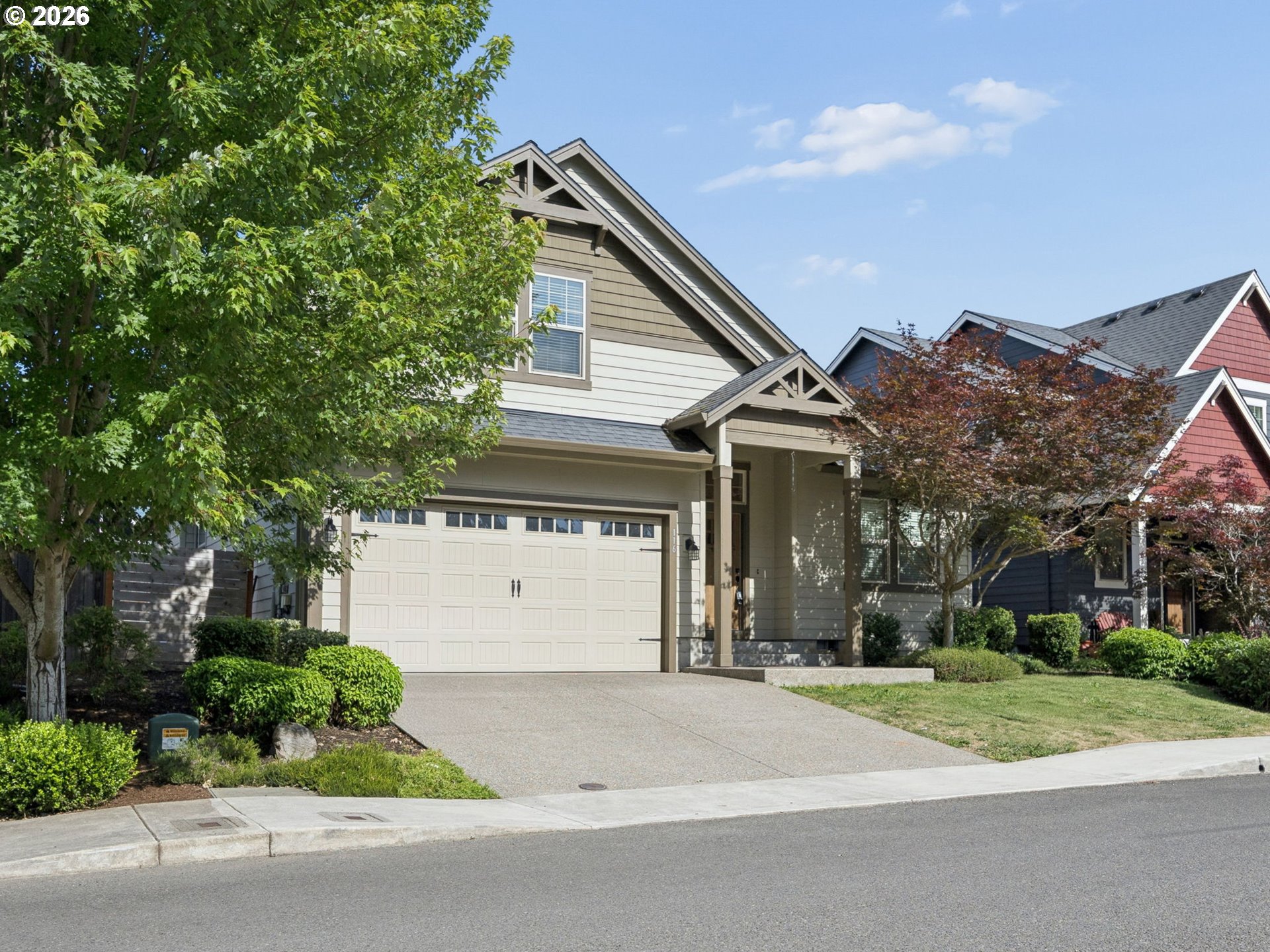 116 NE OAK VIEW LN