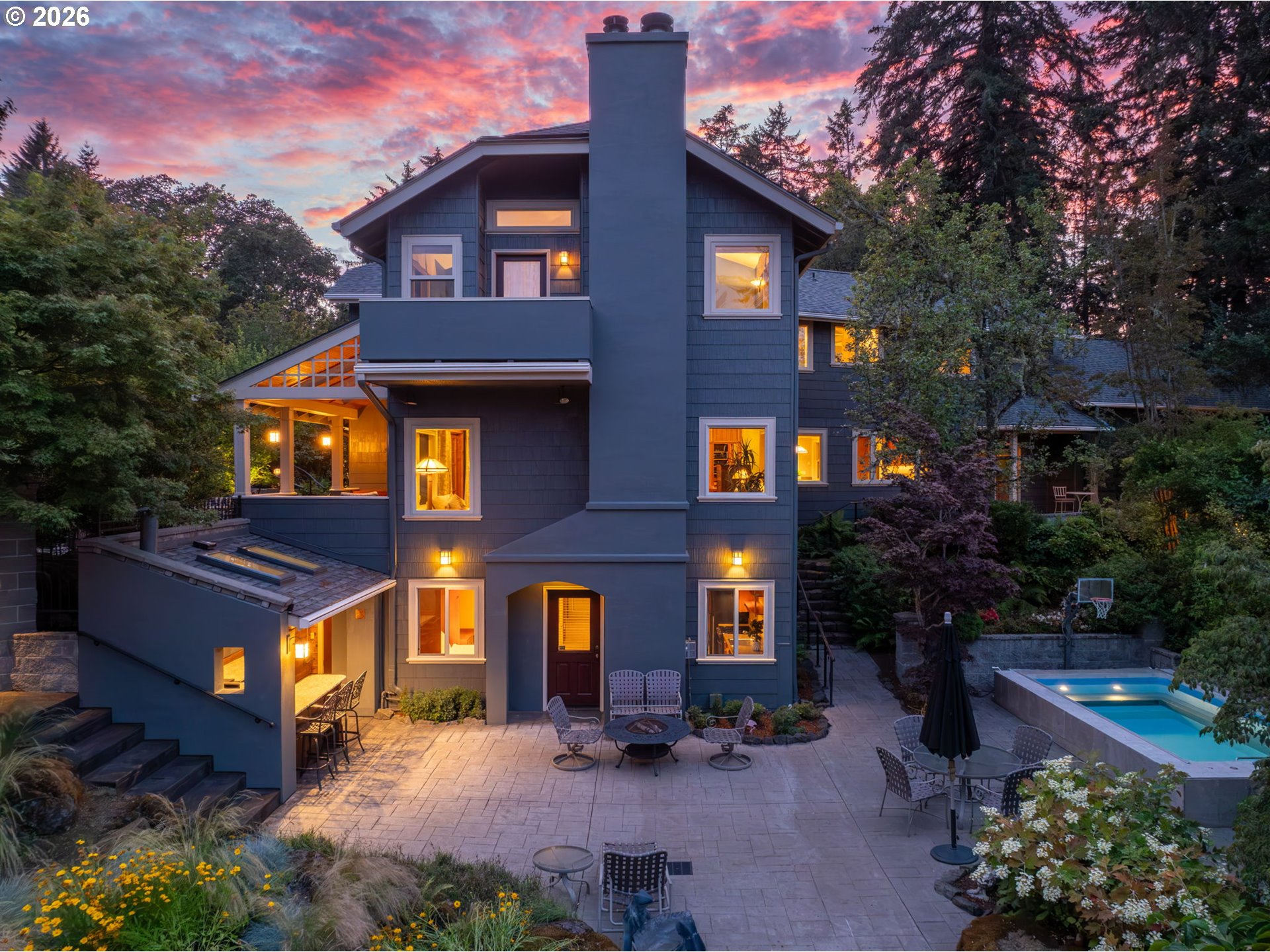 1949 GRAHAM DR