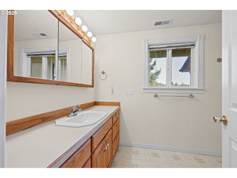 Tiny photo for 32190 Lynx Hollow Rd, Creswell, OR 97426 (MLS # 388078520)