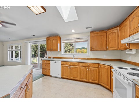 Tiny photo for 32190 Lynx Hollow Rd, Creswell, OR 97426 (MLS # 388078520)