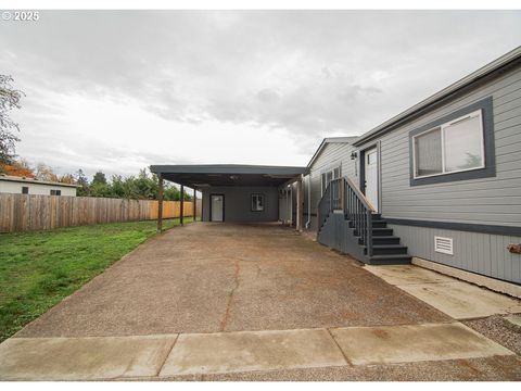 2428 MARJORIE AVE Eugene OR 97408