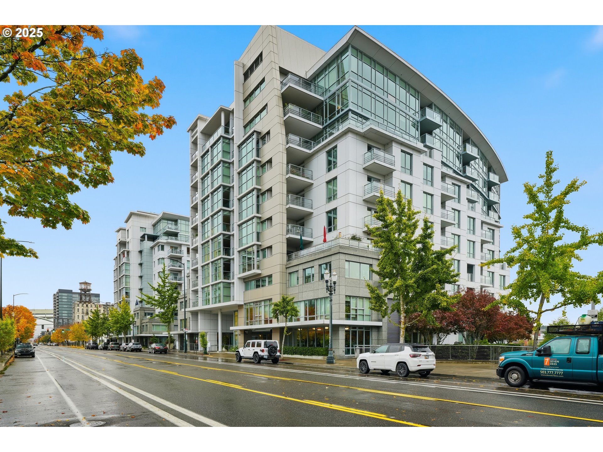 1260 NW NAITO PKWY 208B