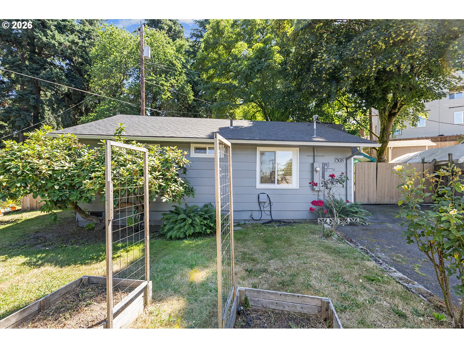 1508 E 16TH PL