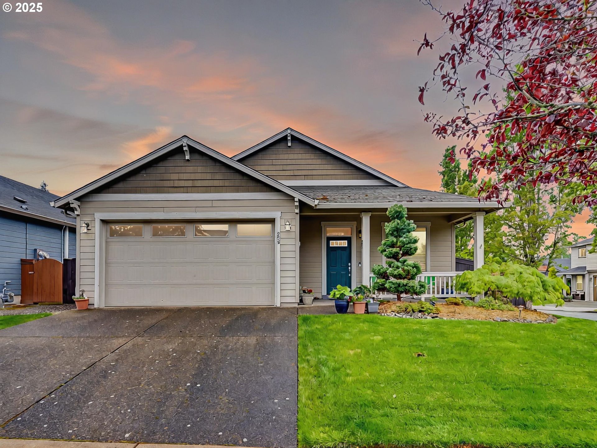 209 N 38TH PL