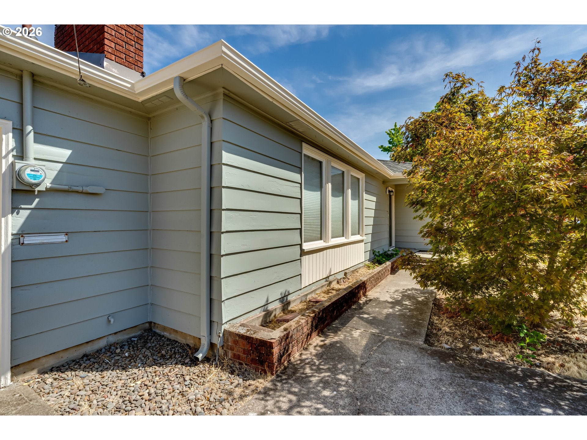 875 W 18TH AVE