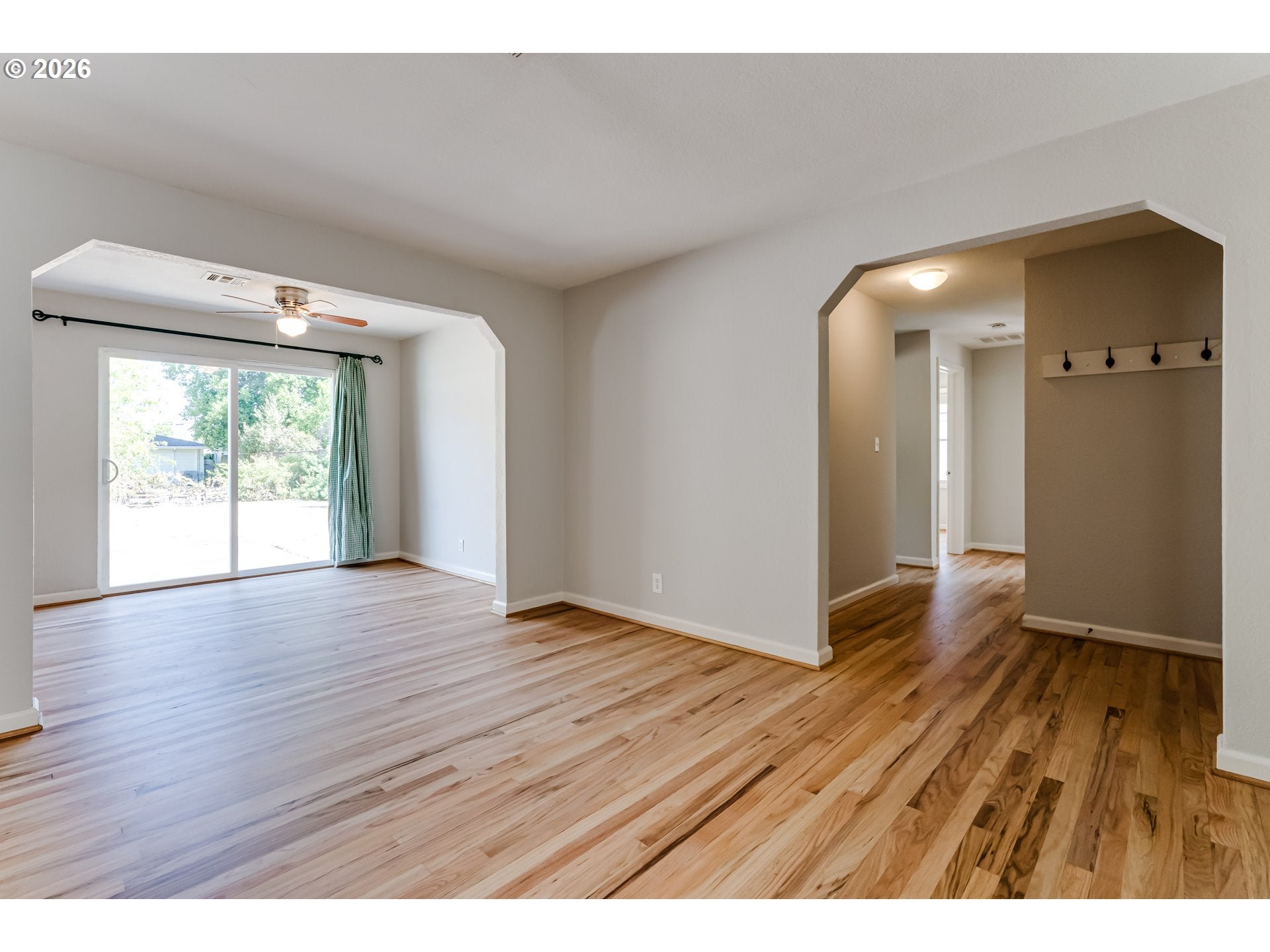 875 W 18TH AVE