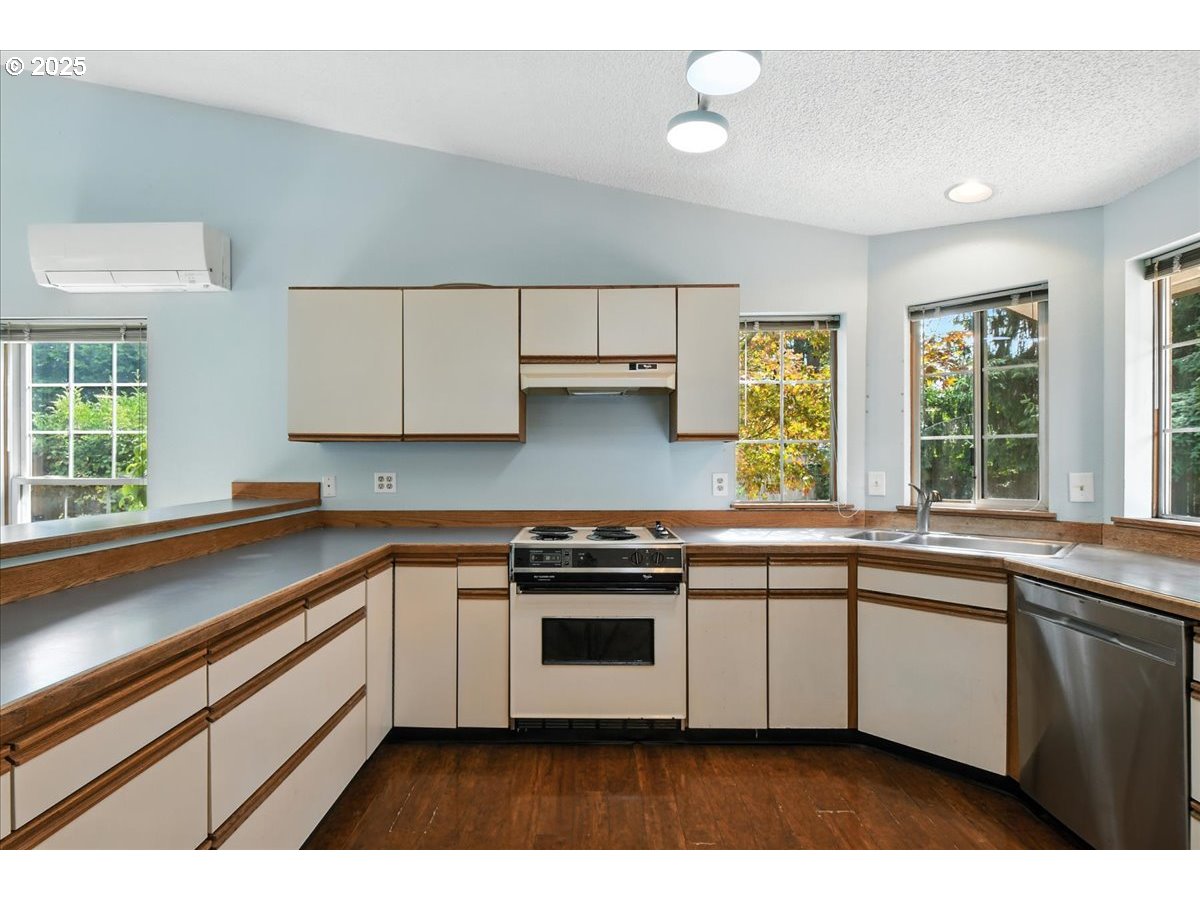 Vancouver, Washington 98682, United States, 2 Bedrooms Bedrooms, ,2 BathroomsBathrooms,Residential,Pending,195148