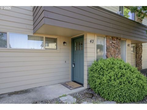 2727 GATEWAY ST Springfield OR 97477