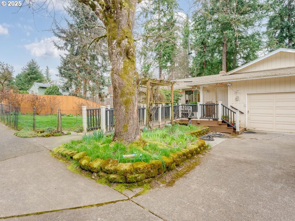 2509 NE 45TH ST