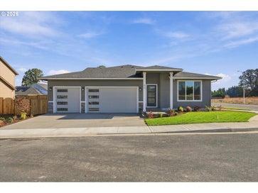679 S 5th ST Carlton OR 97111