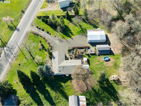 A home in Roseburg