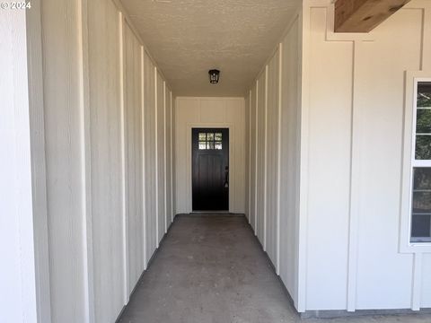 A home in Port Orford