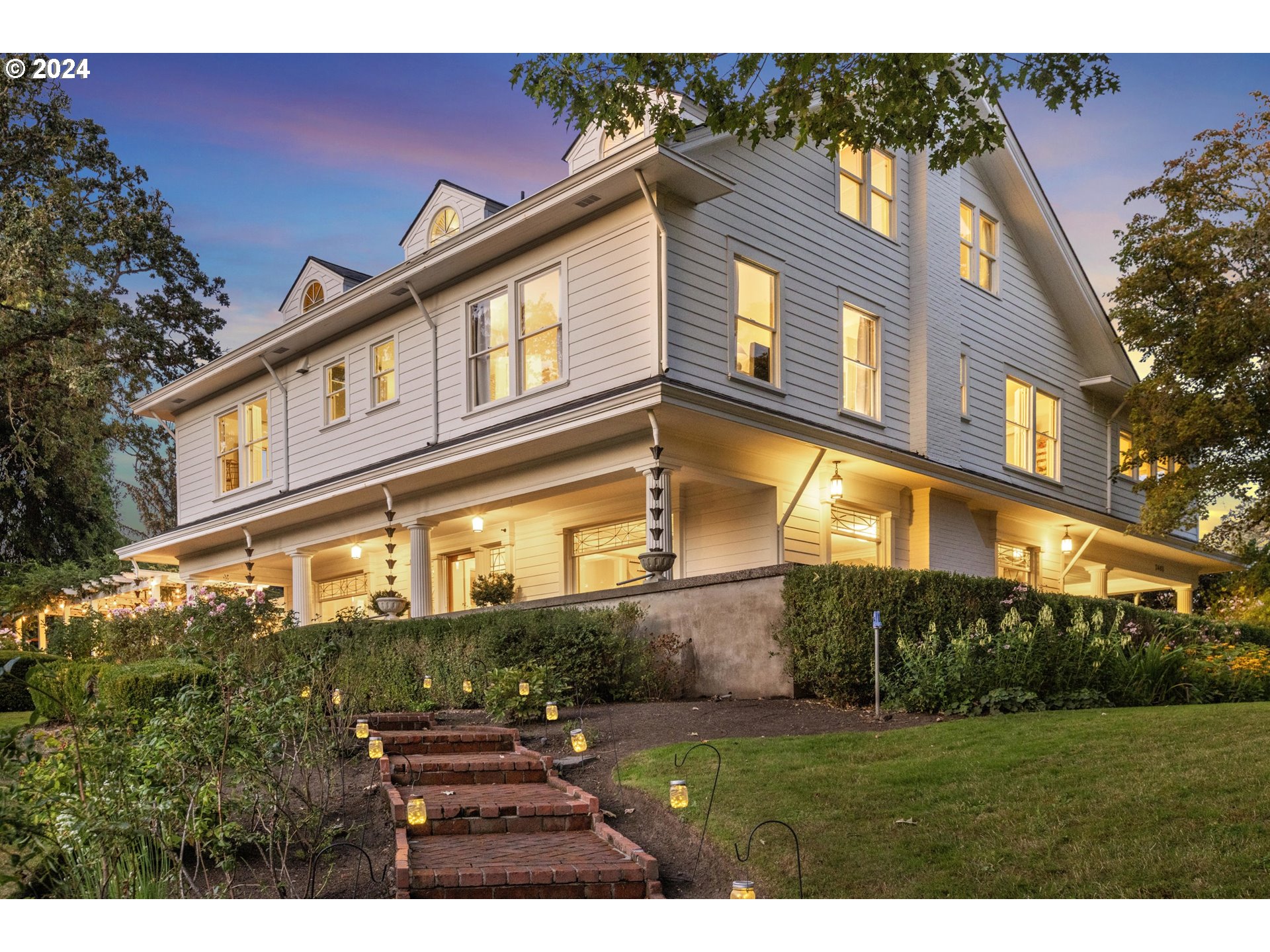 2465 FAIRMOUNT BLVD