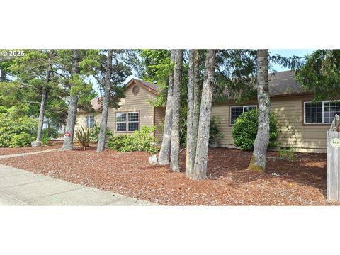 3890 SPRUCE ST Florence OR 97439