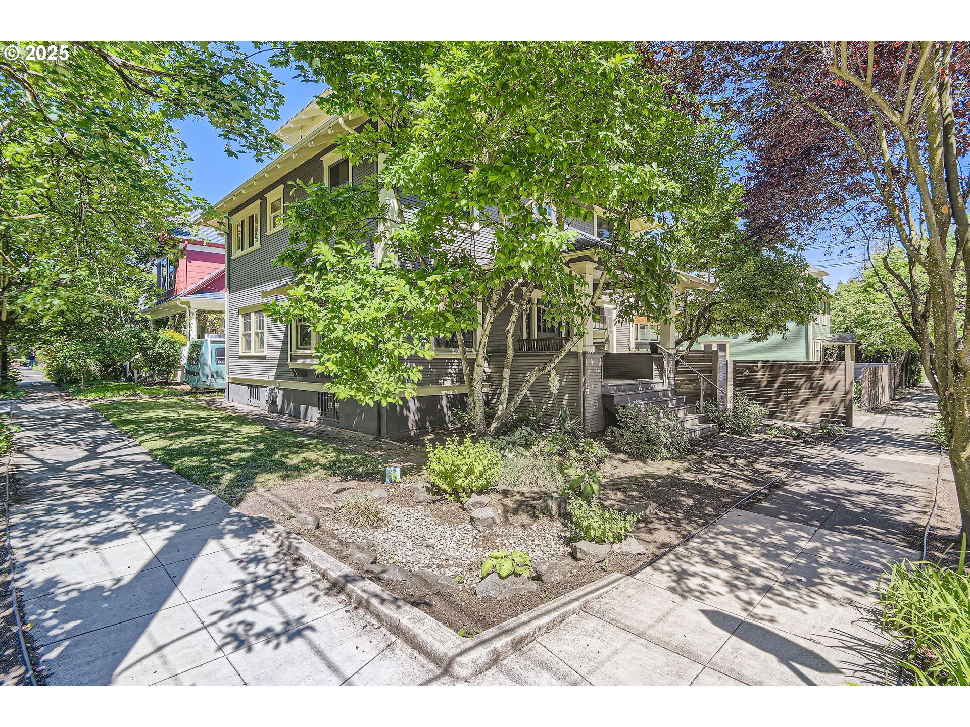 933 SE 31ST AVE
