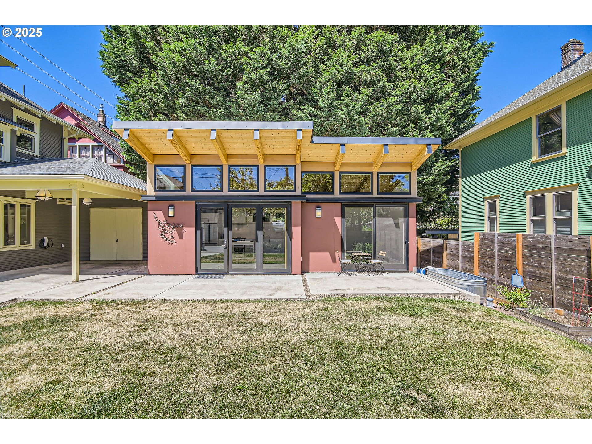 933 SE 31ST AVE