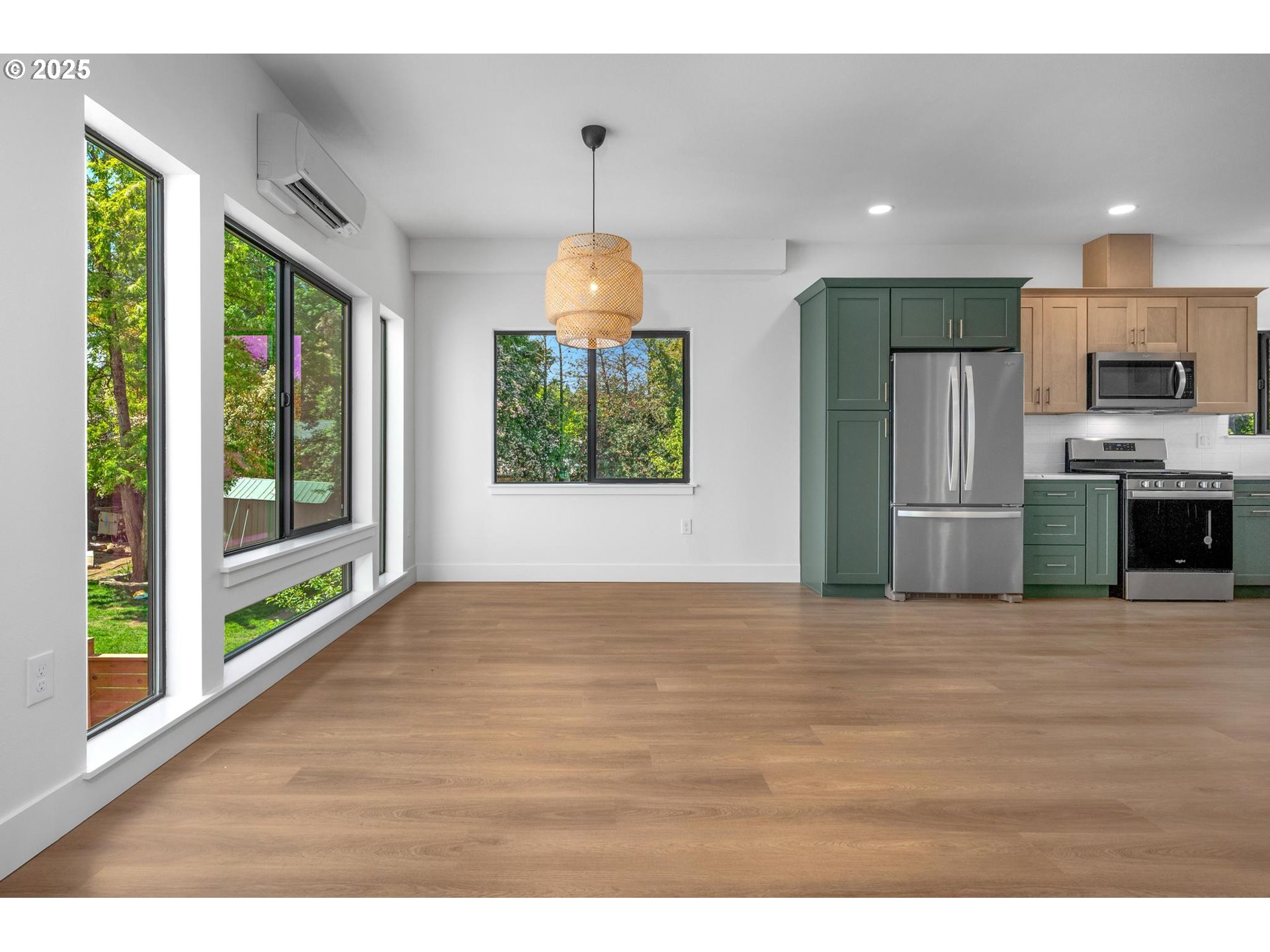 10727 NE FREMONT ST