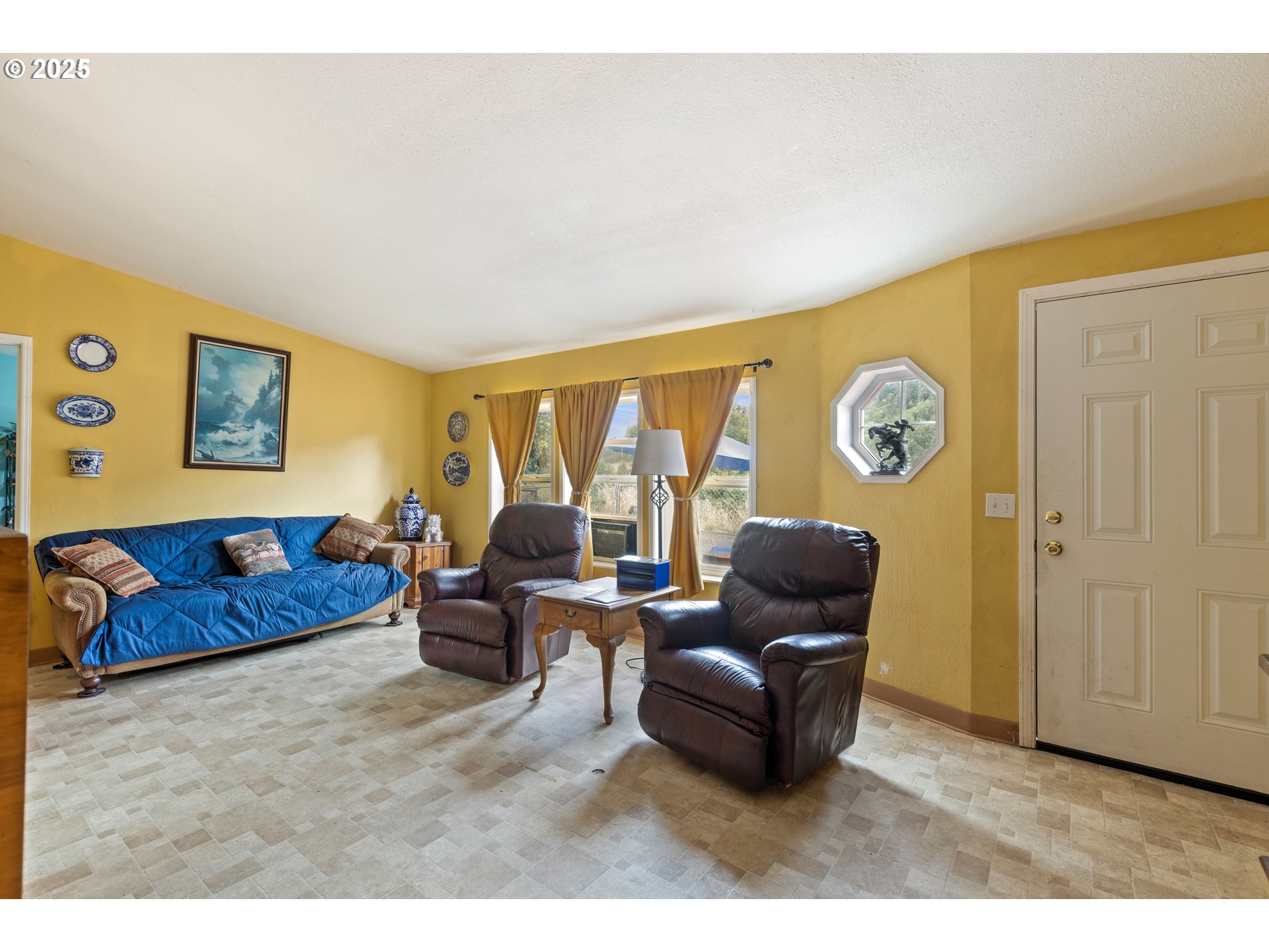 227 LAPP LN