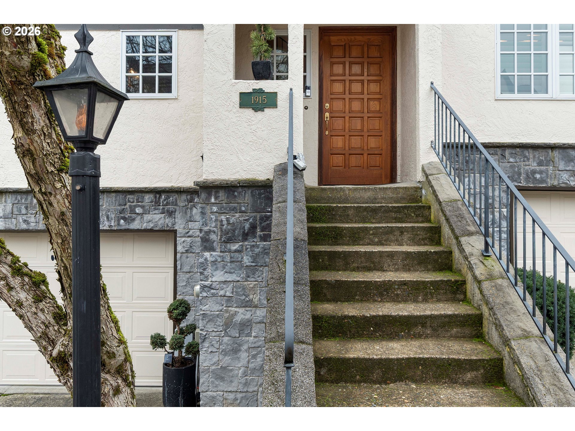 1915 NW YORKSHIRE LN