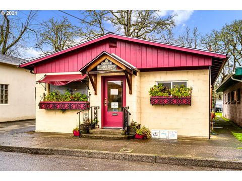 502 E WHITEAKER AVE Cottage Grove OR 97424