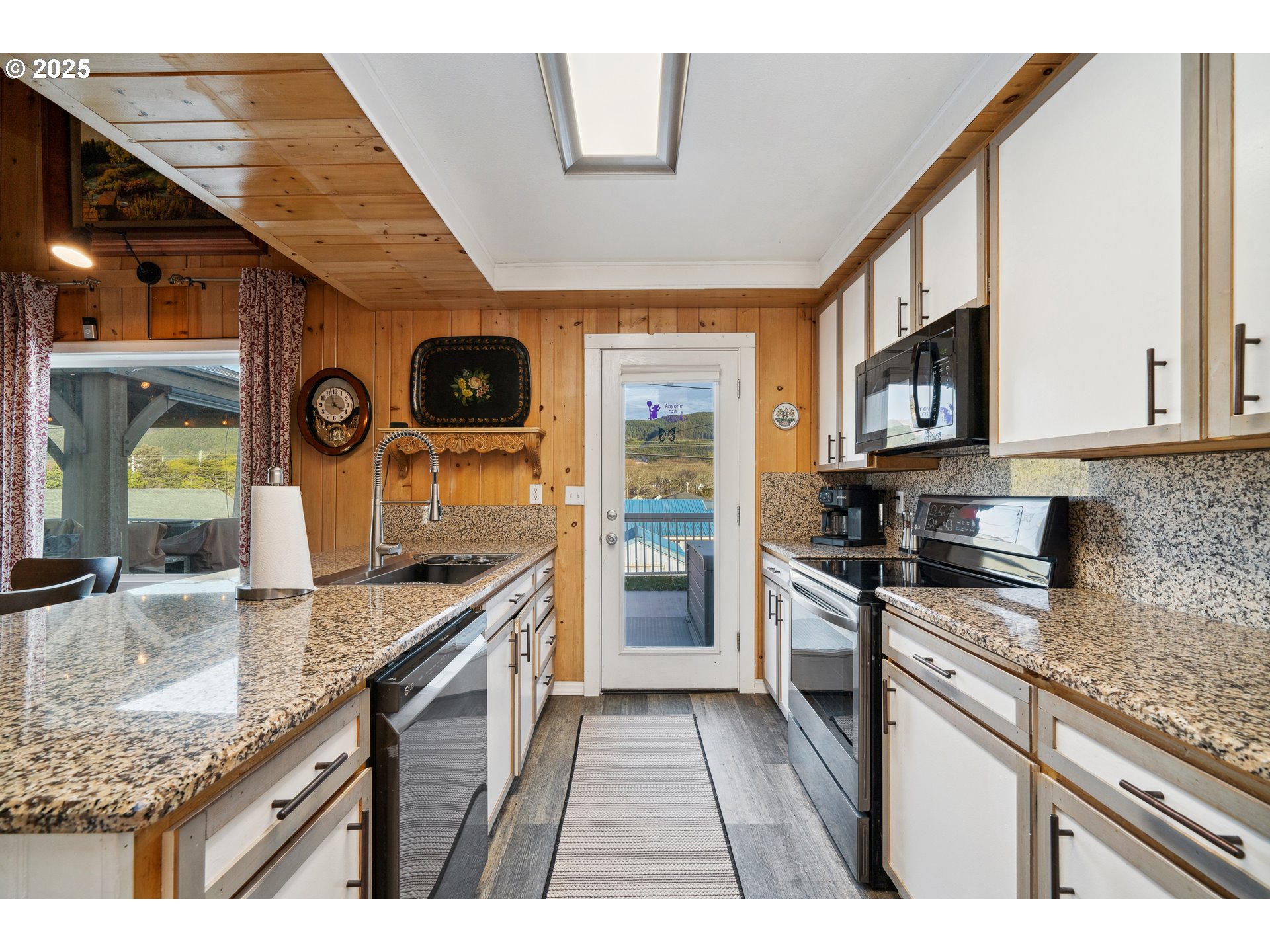 Rockaway Beach, Oregon 97136, United States, 4 Bedrooms Bedrooms, ,3 BathroomsBathrooms,Residential,Active,10628